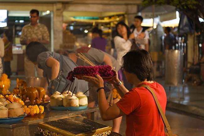 Bangkok la nuit, loy krathong-043